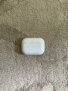 Apple AirPods Pro with MagSafe Wireless Charging Case - White - Photo 1 sur 3