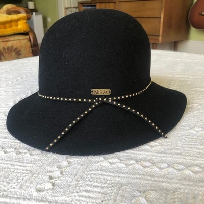 Sombrero Adora 100% Lana Tachonado Negro Cloche Talla Única Silencioso Lujo Otoño Invierno NUEVO Foto 1 de 4