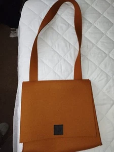 Large Hey Sign Sturdy rust color Felt Laptop Bag Crossbody - Afbeelding 1 van 7