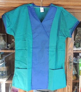 Women's Scrub Top Shirt Small Green & Blue Short-Sleeved V-Neck Medline New - Picture 1 of 1