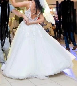 Brautkleid (Größe M/38, passt auch bei Größe S/36) - Bild 1 von 12