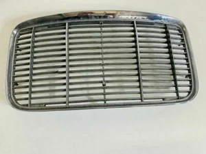 Parrilla del radiador Jaguar XJ6 Serie 1 cromo, usada, interna n.o 3 - Imagen 1 de 3