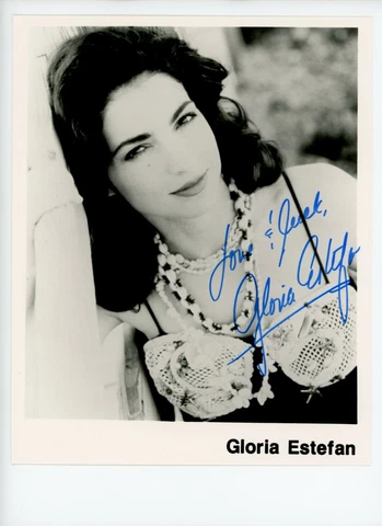 Autographed 8x10  Gloria Estefan Cuban and American singer, actress Cover