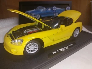 MotorMax Dodge Viper SRT10 2003 Yellow 1/18 scale diecast - Picture 1 of 13