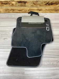 Juego alfombrillas textiles premium originales Audi Q2 GA terciopelo 81B061270 MNO NUEVAS - Imagen 1 de 1