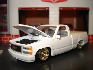 1989 GMC SIERRA GRANDE 1500 PICKUP TRUCK CUSTOM EDITION M2 WHITE 1/64 VERY COOL - Picture 1 of 4