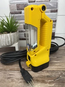 Worklight VTG USA NEM Specialty 20001 Ratchet Light Magnetic 25’ Cord Outlet NEW - Picture 1 of 9