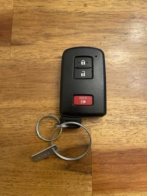 OEM TOYOTA SMART KEY KEYLESS ENTRY REMOTE FOB FCC ID: HYQ14FBB (2021 4RUNNER) - Image 1 of 4