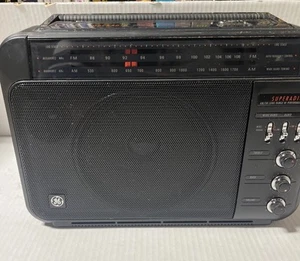 GE Super Radio III Largo Alcance AM/FM - Negro - FUNCIONA - Boombox de frecuencia automática - Imagen 1 de 8