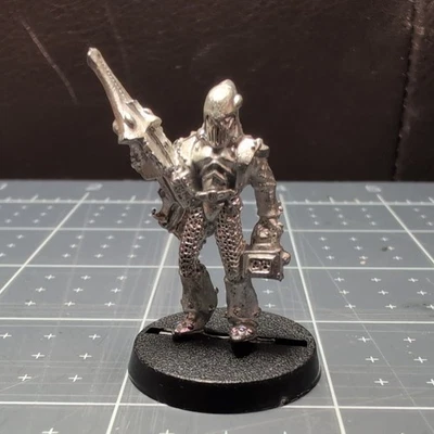 Rogue Trader RT404 Eldar - Gunner with Shuriken Catapult and Helmet - Metal OOP - Image 1 of 4