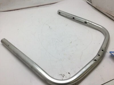 Parachoques trasero Polaris 2633481-309 buen usado OEM 2012 Turbo IQ LX aluminio, perforado Foto 1 de 4