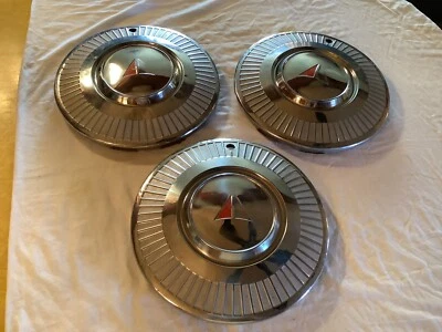 Juego de 3 tapacubos vintage 1964-65 PLYMOUTH Valiant 13" cubiertas de rueda originales Foto 1 de 4