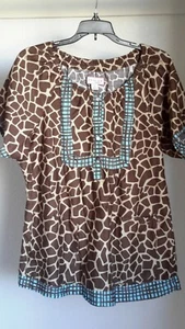 Koi By Kathy Peterson Women’s Scrub Top Size L Animal Leopard Print Pre-owned - Picture 1 of 10