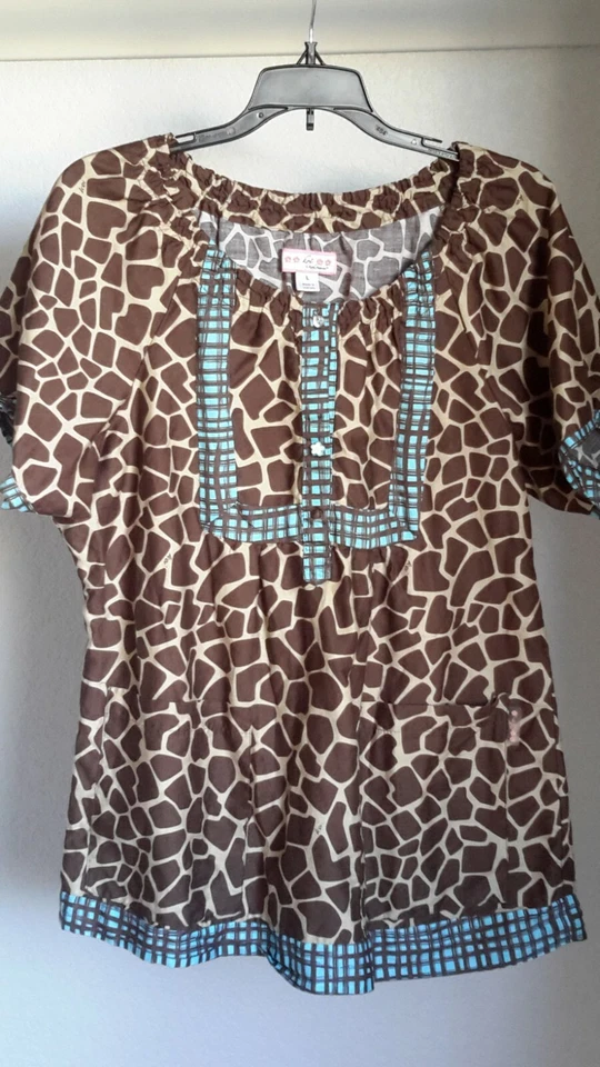 Blusa Médica Koi By Kathy Peterson para Mujer Talla L Estampado Animal Leopardo Usada Foto 1 de 4