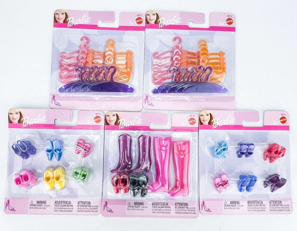 Barbie Little Extras Clip On Hangers (1999)