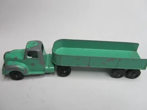 Vintage 1950s Tootsie Toy Green Semi Tractor Trailer Open Bed Diecast Original - Picture 1 of 8