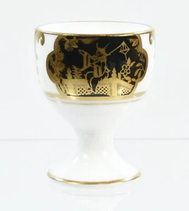Very Pretty Black White and Gold Chinoiserie Footed Egg Cup - Bild 1 von 2