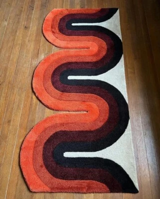 Melting Runner Irregular Shape Hand Tufted Rugs Handmade Wool Beige & Black Rugs - Image 1 of 4