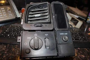 99-06 Cadillac Chevy GMC TRUCK A/C Vent Headlight Cubby Cargo Lamp Switches - Bild 1 von 4