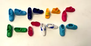 Scarpe Barbie scarpe bambola lotto di 8 paia blu rosa verde giallo - Foto 1 di 8