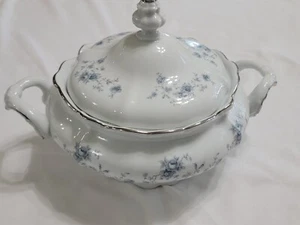 Johann Haviland Blue Garland Covered Vegetable Serving Bowl - Picture 1 of 6