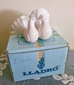 Vintage LLADRO Porcelain Figurine COUPLE OF DOVES # 1169 Love Birds Original Box - Picture 1 of 15