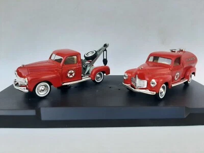 1/43 o scale solido 1940 Dodge tow & tanker all red Texaco set truck pick up  - Image 1 of 4