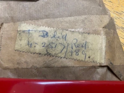 Ariel  Leader OEM NOS T-2517 Tool Box Lid. - Imagem 1 de 3