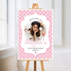 PERSONALISIERTES MÄDCHEN HAPPY BIRTHDAY FRAUEN PARTY FOTO WILLKOMMENSSCHILD POSTER DRUCK - Bild 1 von 2