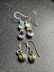 Set 2 orecchini pendenti vintage argento sterling 925 verde viola goccia ovale - Foto 1 di 10