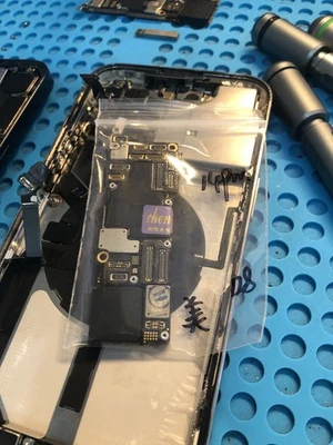 OEM Apple Original Unlocked iPhone 14 Pro Max Logic Board 128GB with FaceID. - Image 1 of 3