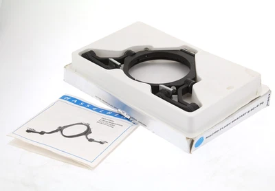 Hasselblad Dual Flash Bracket for Hasselblad V Mount Lenses (51657) - Image 1 of 4