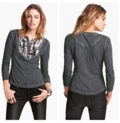 Top Free People Fairy Grunge Henley Talla M Gris Cuello en V Lentejuelas Cachicho Y2K Foto 1 de 4