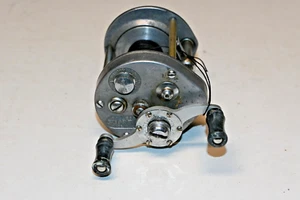 Carrete de fundición de viento Pflueger Supreme Level de colección - Imagen 1 de 6
