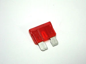 FUSIBILE 10A ROSSO AUTOMOBILISTICO PASSO UNI: 19mm - Picture 1 of 1