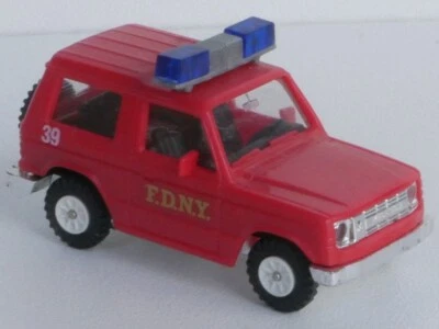 Rietze 50183 Mitsubishi Pajero Feuerwehr FDNY Fire Department New York - Bild 1 von 4