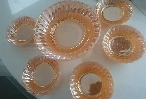 Vaso de plato vintage para servir postre Fire King melocotón 5 tazones de frutas anclaje corvejón - Imagen 1 de 9