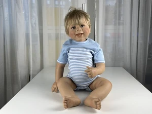 Künstlerpuppe Monika Levenig Vinyl Puppe 65 cm. Top Zustand - Picture 1 of 3