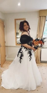Black Lace White Wedding Dress - White Studio London Size 20 - Picture 1 of 3