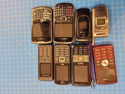 Lote de piezas de reparación de celulares Samsung LG Blackberry Sony Ericsson vintage Foto 1 de 4
