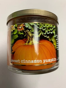 Bath & Body Works Sweet Cinnamon Pumpkin Candle 3-Docht Duft 14,5 Oz. NEU - Bild 1 von 3