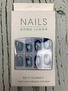 Press on Nails Short Square Blue Floral Fake Nails - Picture 1 of 2