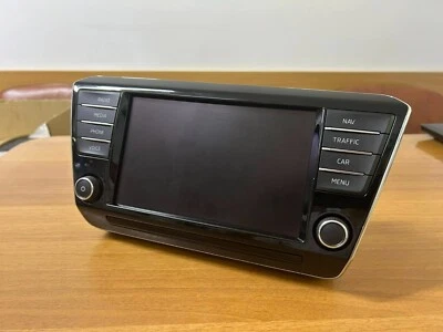 Skoda Superb 3 3V B8 2016 MIB2 INFOTAINMENT SCREEN DISPLAY 3V0 919 606 D - Image 1 of 4