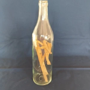 BOUTEILLE AVEC VENDANGEUR A LA HOTTE MONTANT L'ECHELLE VENDANGE 1 LITRE - Imagen 1 de 6