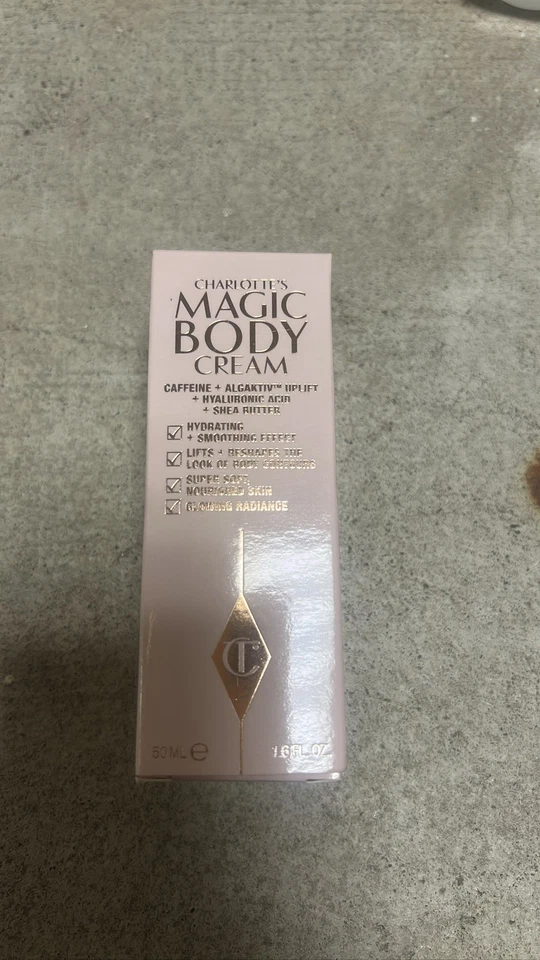 Crema corporal mágica Charlotte Tilbury 50 ml 1,6 fl oz Foto 1 de 1