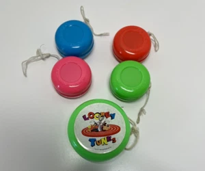 De colección 1994 Warner Bros Plástico Promocional LOONEY TUNES Yoyo y 4 Mini Yoyo's - Imagen 1 de 3