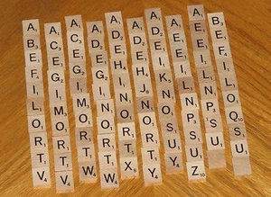 Piezas originales de juego de scrabble vintage - 100 azulejos de letras de madera - Juego completo  - Imagen 1 de 3