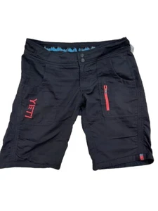 Yeti Men’s Large Black Shorts - Picture 1 of 3