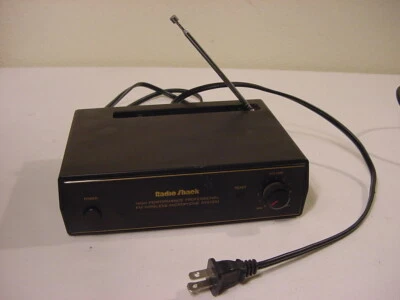 RADIO SHACK FM WIRELESS MICROPHONE SYSTEM 32-1224 - Image 1 of 3