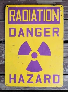 Vintage Antik Strahlengefahr Gefahr Blechschild Werbung Gas Öl Mann Höhle - Bild 1 von 6